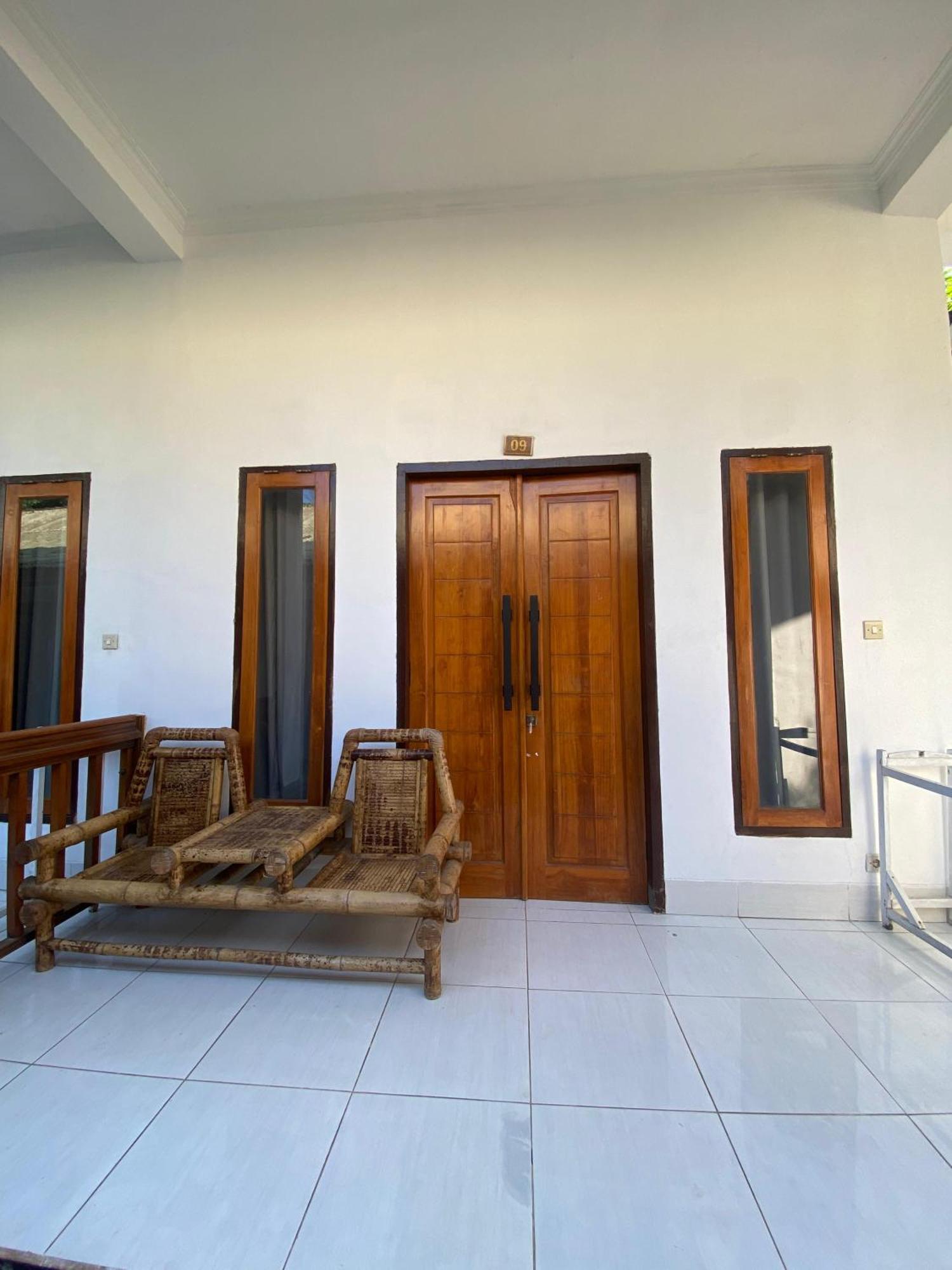 Bale Sunrise Hotel Gili Trawangan Exterior photo